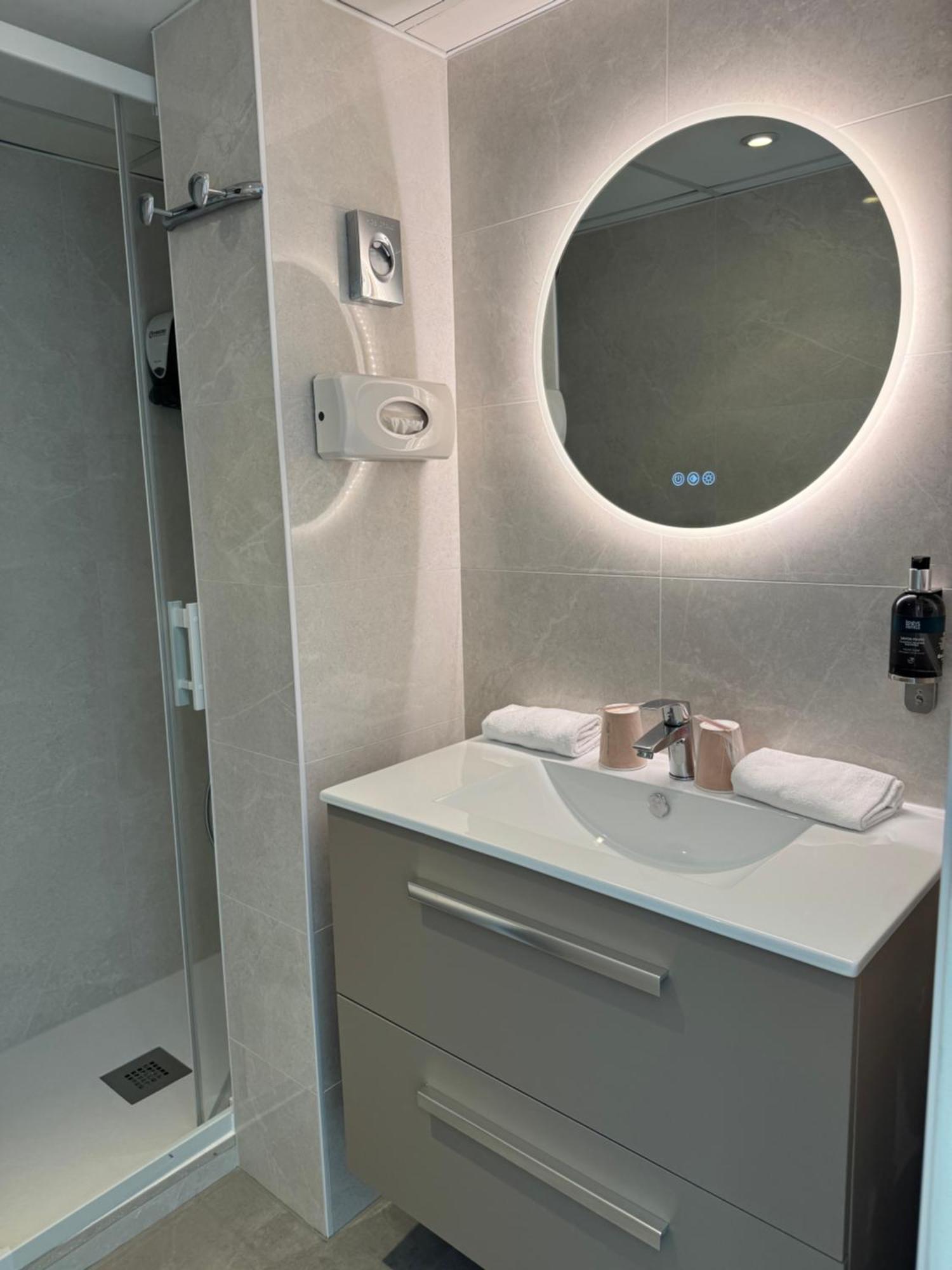 Hôtel Calme Des Pins&Spa Les Sables-dʼOlonne Extérieur photo